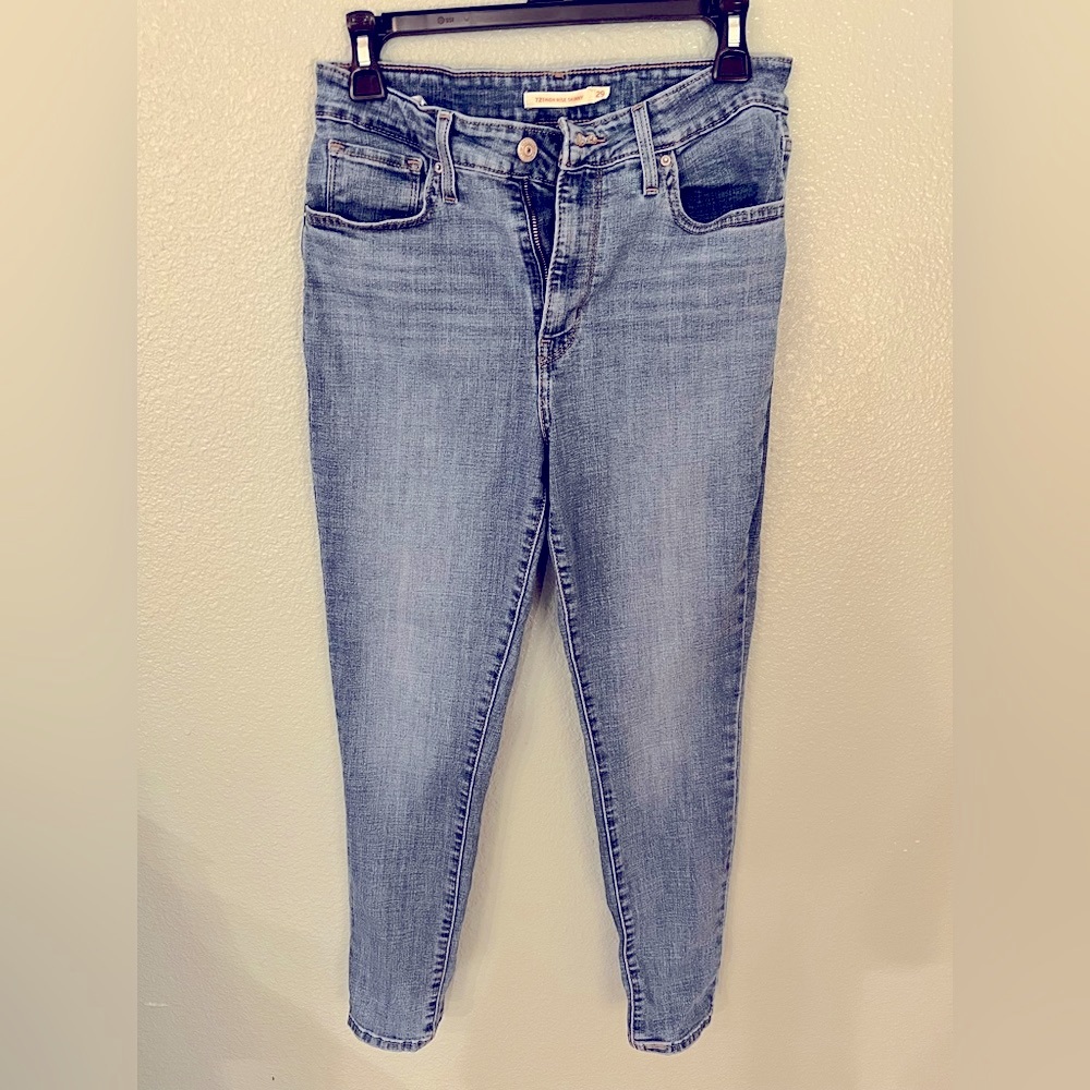 High Rise Skinny Levi’s